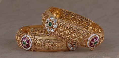 Chennai Gold Rate Today: 22Kt Gold Falls by ₹120, Silver Drops ₹15 on May 20, 2026