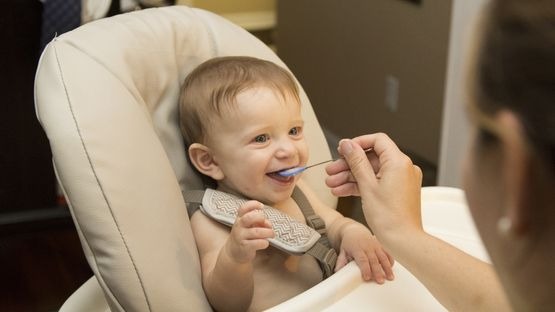 How Do You Safely Introduce Solid Foods to Your Baby?