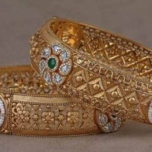Chennai Gold Rate Today: 22Kt Gold Falls by ₹120, Silver Drops ₹15 on May 20, 2026