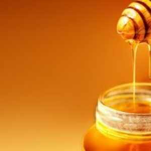 Honey Consumption: Who Should Avoid It and Why