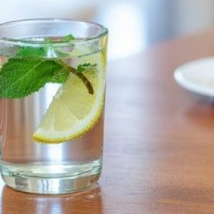What to Drink After a Meal to Support Healthy Digestion